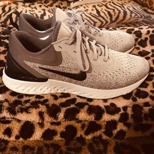 Women’s Nike Odyssey size 8.5